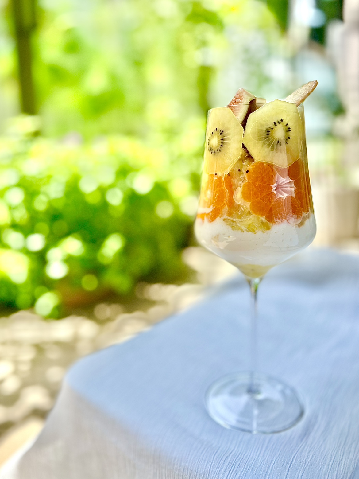 ワイングラスが“デザートの主役”になる瞬間 ― プラティーヌ で表現する、新しい使い方提案 ―